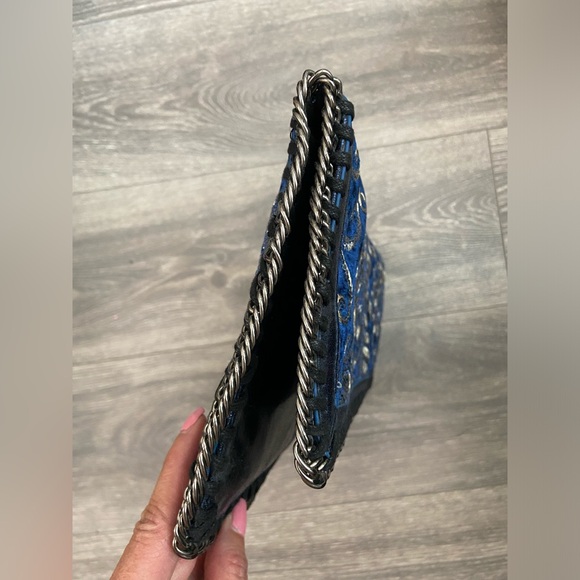 Cinti Sequins Mettalic Leather Embroidered Fold Over Navy Velvet Clutch w Metal - Picture 11 of 15